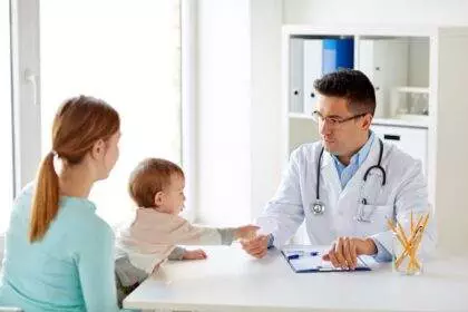 Vizite la medic cu bebelusul